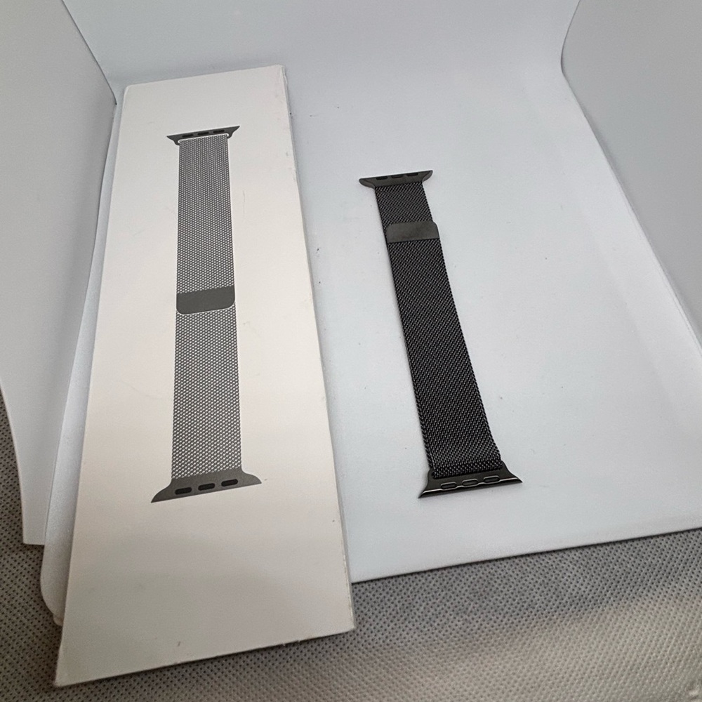 Apple Watch 45mm Graphite Milanese Loop M/L.  Genuine, includes box.